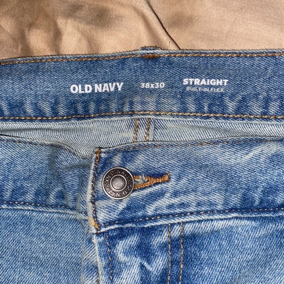Old Navy Men’s Straight Fit Jeans - Picture 3 of 4
